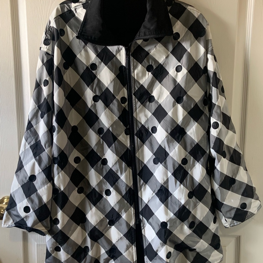 Mycra Pac Black and White Checkered Cape